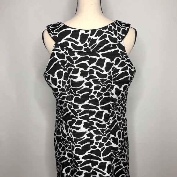 Robbie Bee Giraffe Print Dress - Picture 4 of 5